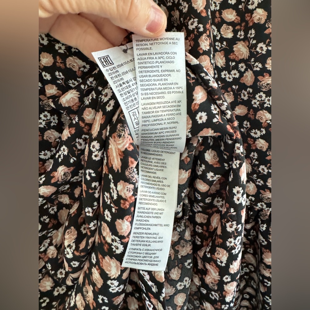 Levi's Farah Long Dress featuring a black ditsy floral print - Picture 11 of 13